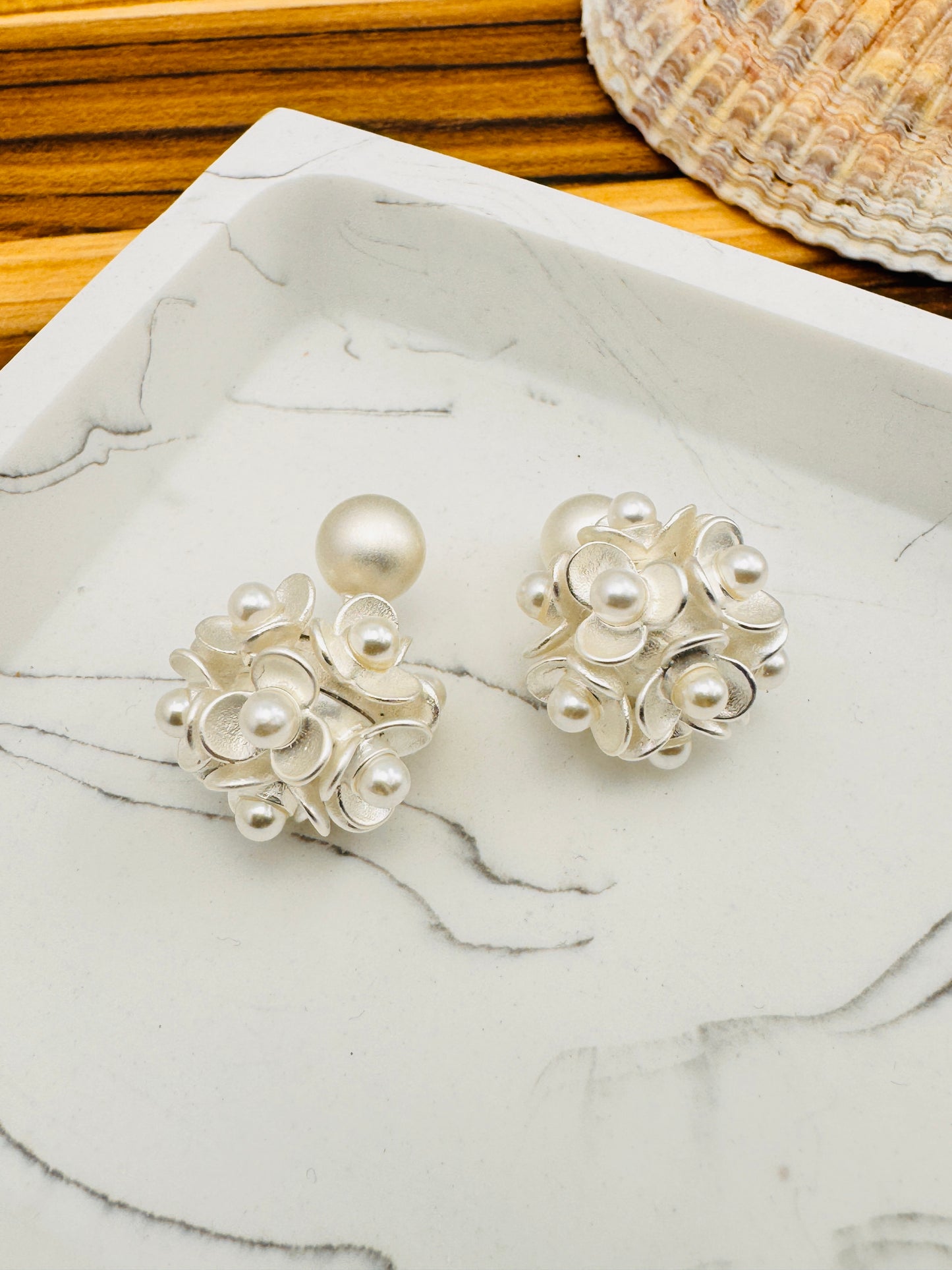 Belle Flower Shaped Elegant Stud Earrings with Sterling Silver Stud Earrings for Women Fashion